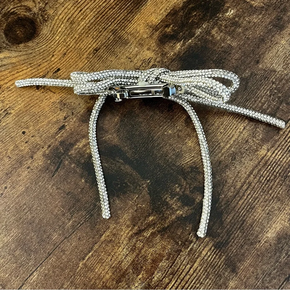 Untamed Petals "Park Avenue" Silver Bow Hair Clip - Picture 5 of 7